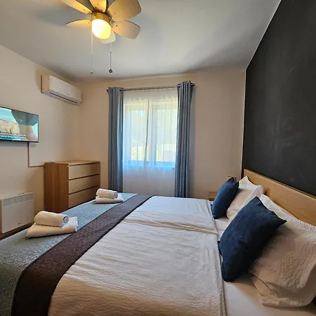 Star Apartment