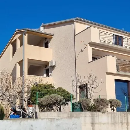 Star Apartment